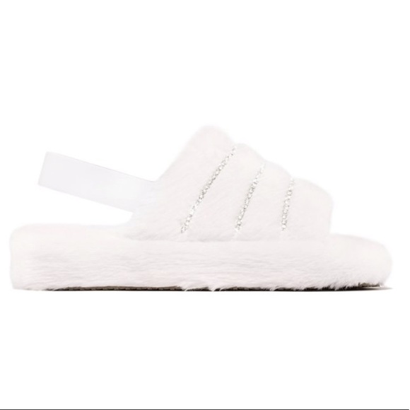 🔥🔥FLUFF PUFF WHITE SLIPPERS SHIPS 🔥🔥 - Picture 2 of 4